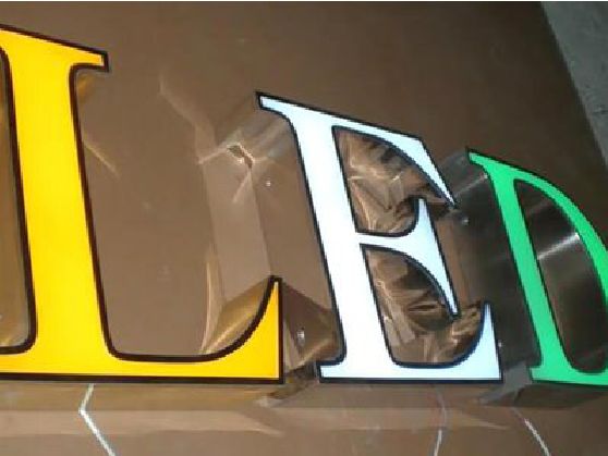 宜良介绍LED招牌的基础知识。